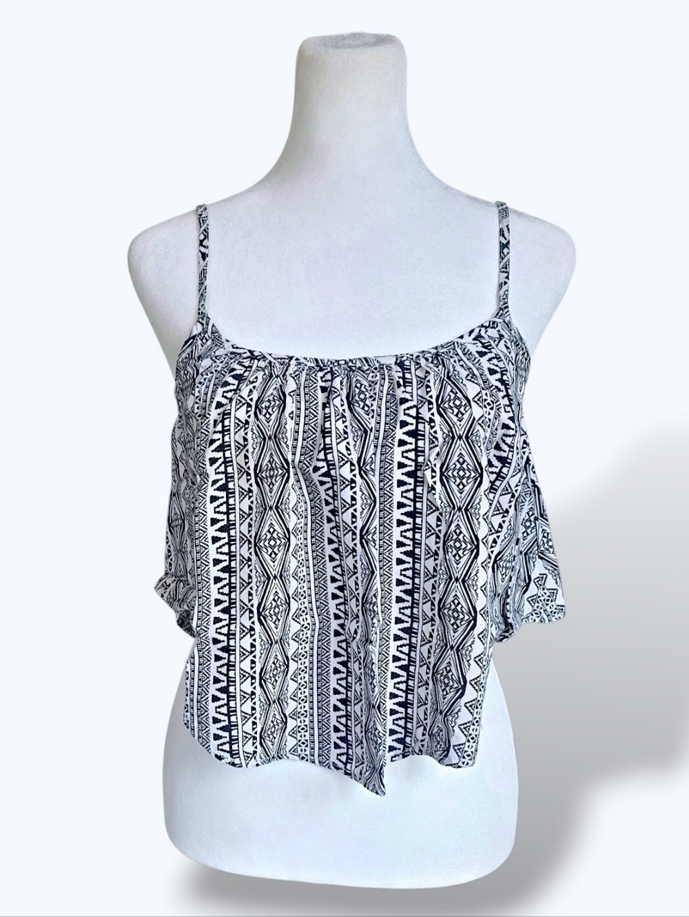 🟨 Rue21 Y2K Black White Tribal Aztec Flowy Spagetti Strap Cropped Tank Small